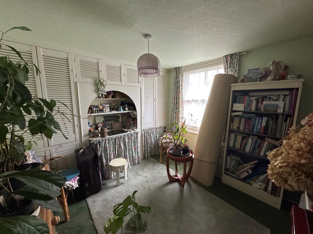 Lot: 143 - MID-TERRACE STATUTORY INVESTMENT - Bedroom1